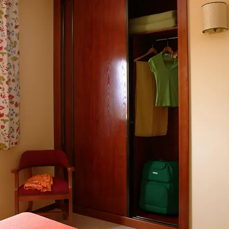 Ilunion Miramar 公寓式酒店 3*