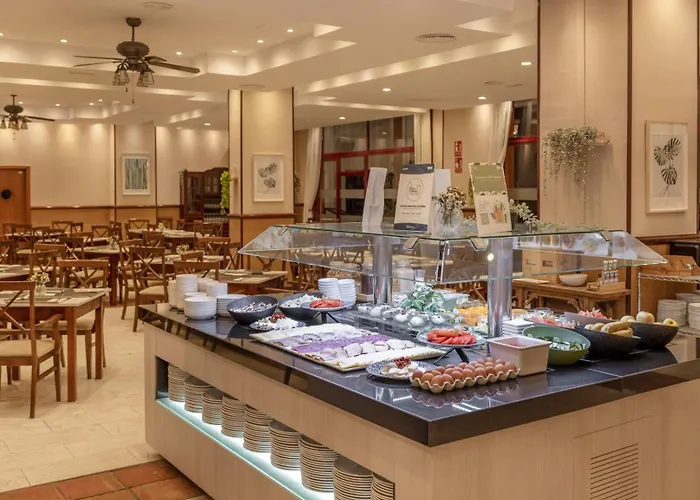 Ilunion Miramar 3* فوينخيرولا